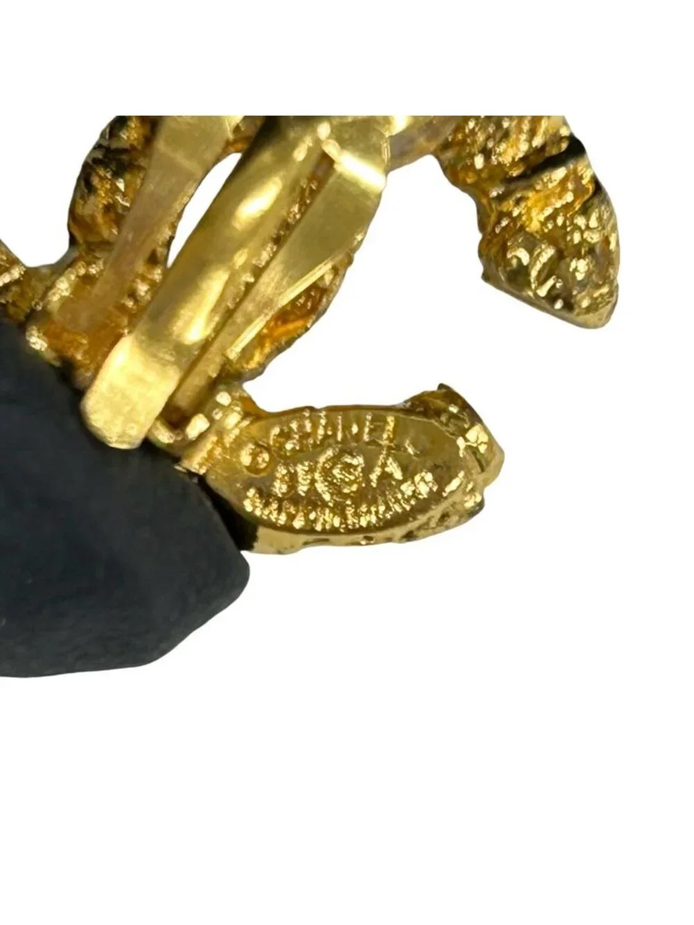 Chanel With Rice 93A Vintage CC Logo Lava Motif Earrings Gold